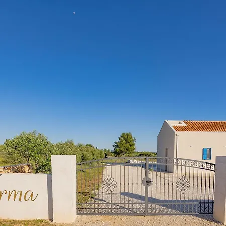 Ferma 4*